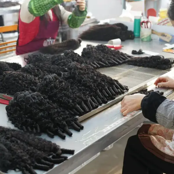 Hair sorting in our factory
